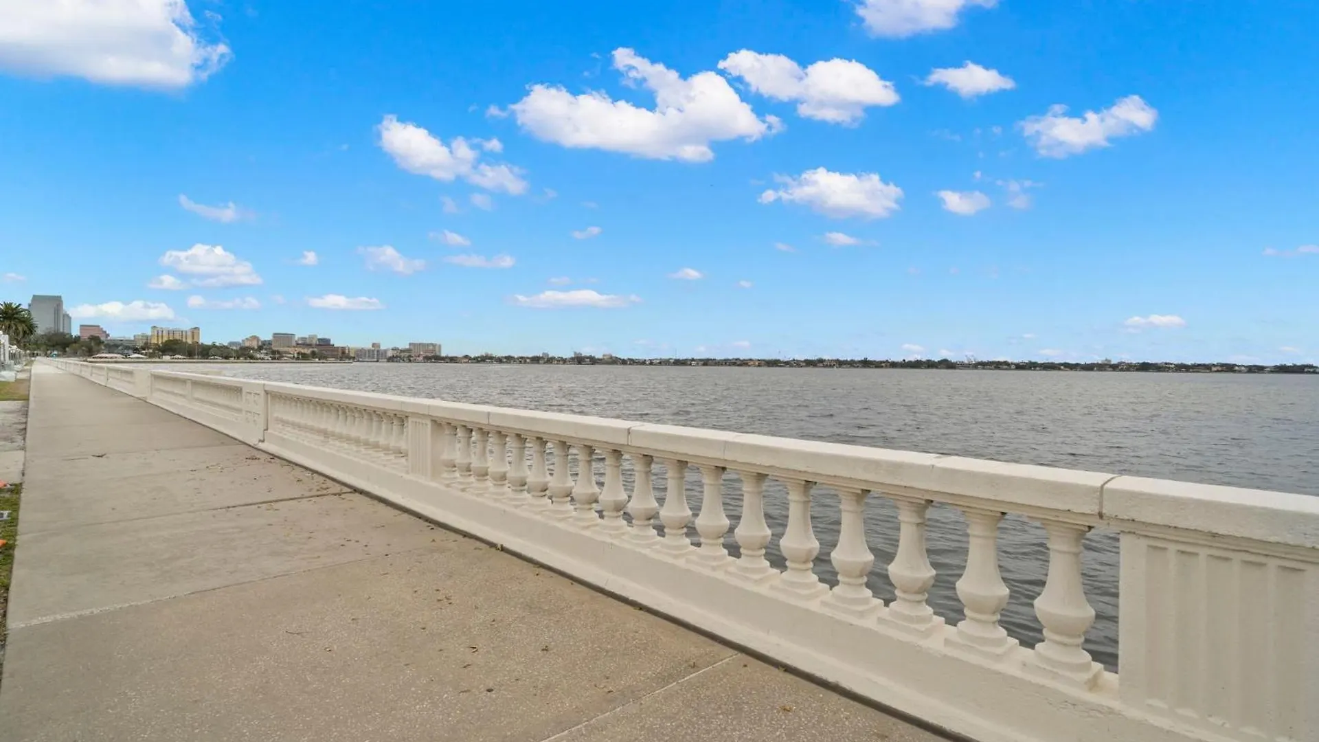 The Adaline Room #4 - Gorgeous Hyde Park Apartment, Steps To Bayshore タンパ 米国
